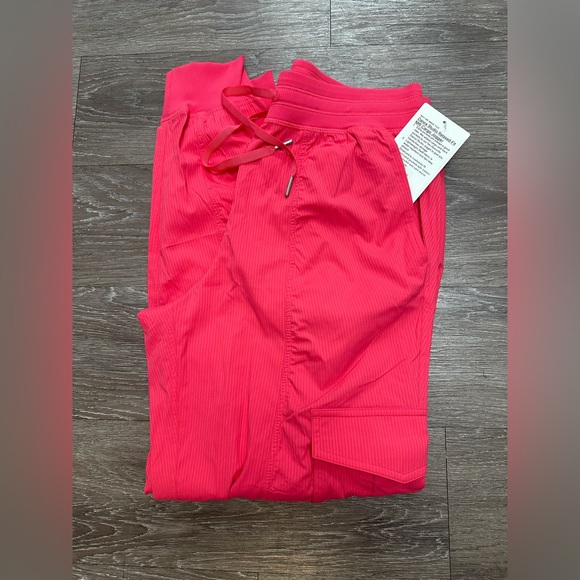 NWT 🍋Lululemon Dance Studio Relaxed-Fit Mid-Rise Cargo Pant Sz S - Picture 2 of 10